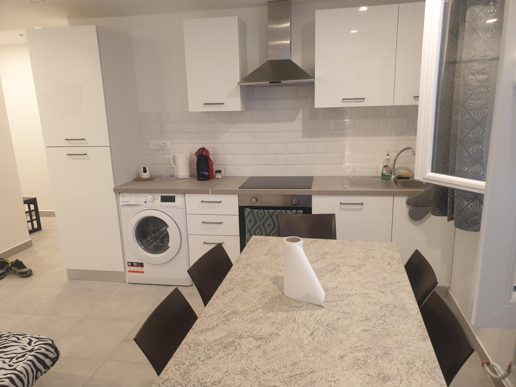 Appartements Renove 2023 Proche Aeroport 5Min, Gare Sncf 2 Min, Tramway Au Pied De L'Immeuble , Parking Possible, Renovated Apartments 2023 Near The Airport 5 Min, Train Station 2 Min, Tram Next To The Building 1 Min, Parking Possible นีซ ห้อง รูปภาพ