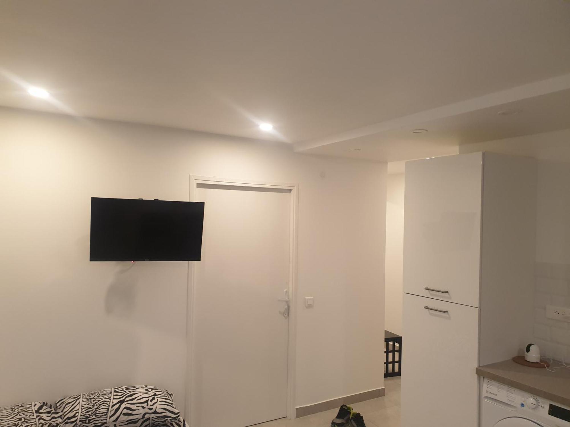Appartements Renove 2023 Proche Aeroport 5Min, Gare Sncf 2 Min, Tramway Au Pied De L'Immeuble , Parking Possible, Renovated Apartments 2023 Near The Airport 5 Min, Train Station 2 Min, Tram Next To The Building 1 Min, Parking Possible นีซ ห้อง รูปภาพ